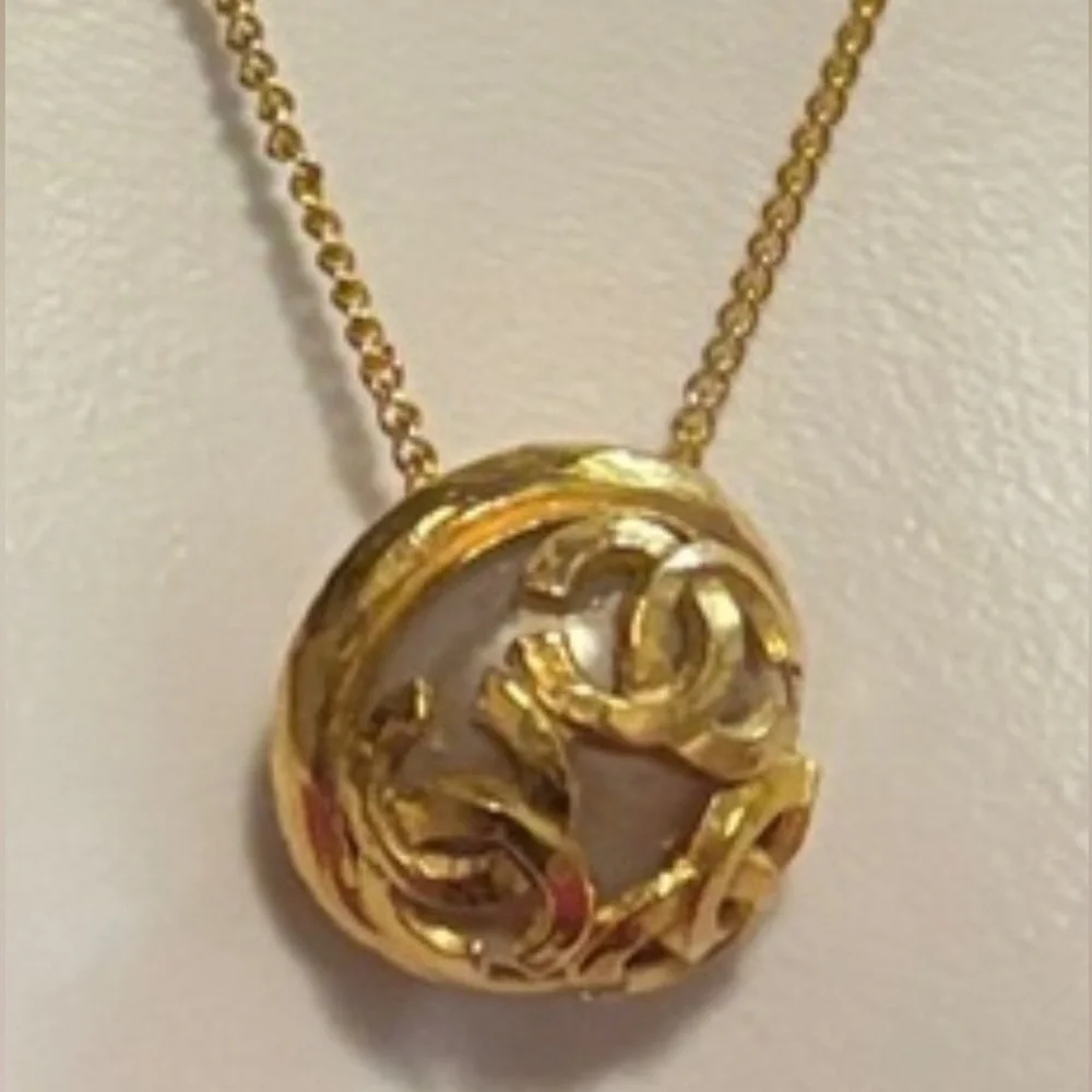 Chanel earring Elegant Gold Pendant Necklace